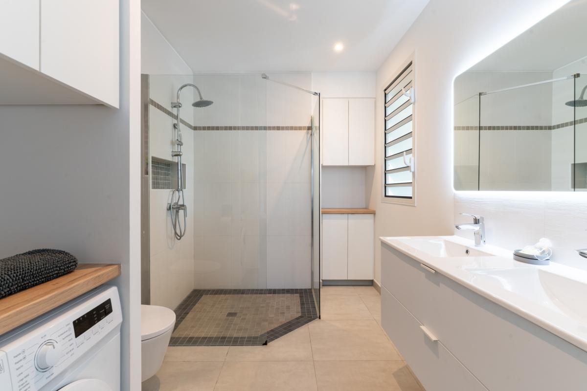 salle-d-eau-avec-douche-appartement-t2-diamant (2)